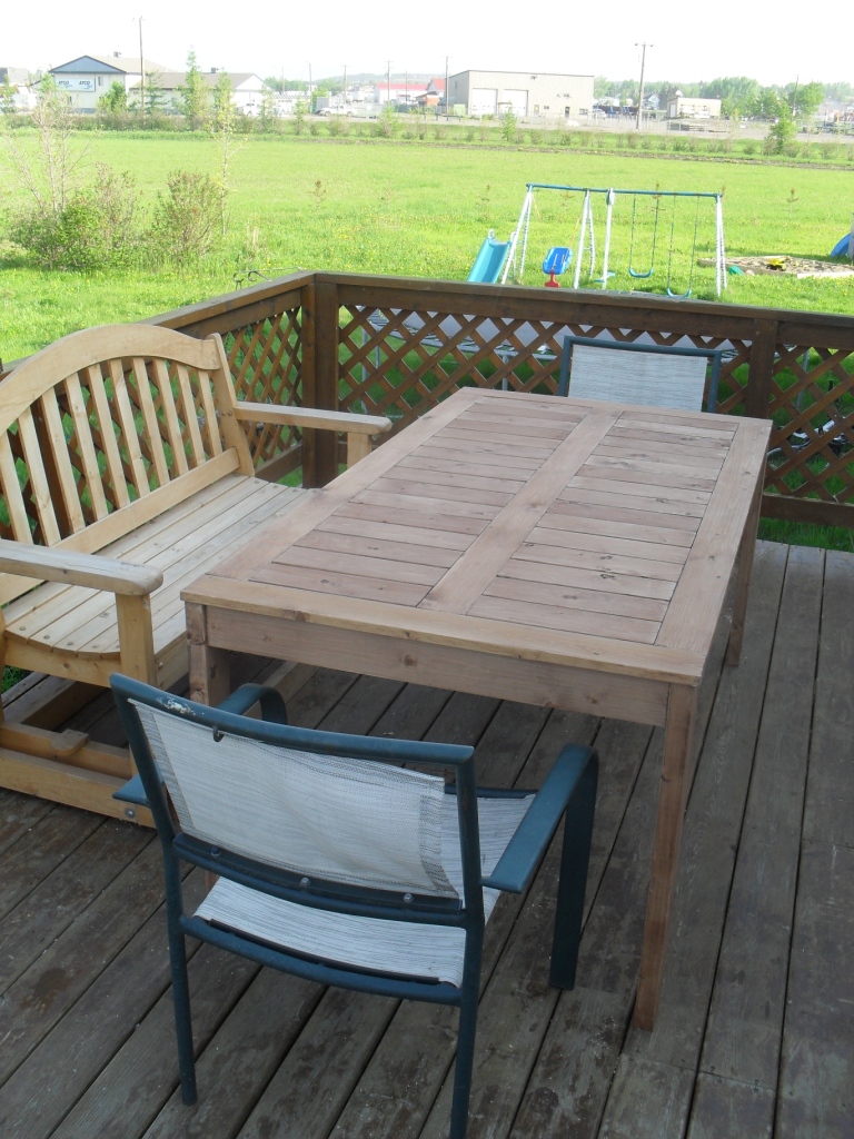 Ana White Modified Simple Outdoor Dining Table DIY Projects